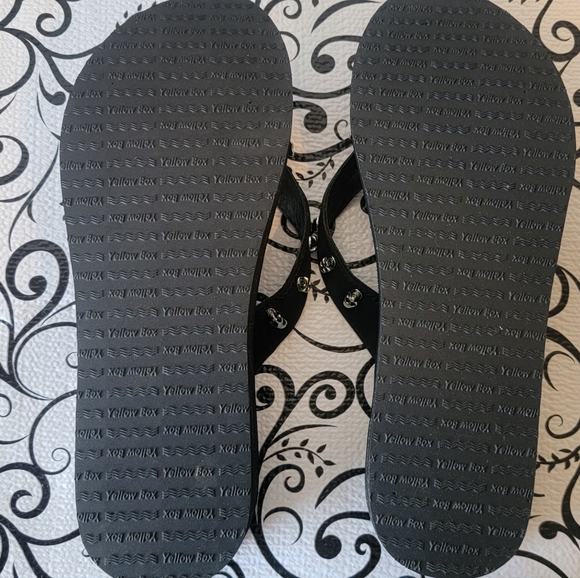 NWOT! RARE Vintage Skull Yellow Box Wedge Flip Flops Sandals Bling Size 9 - Picture 5 of 11